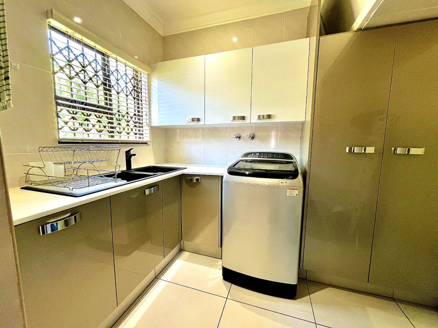 5 Bedroom Property for Sale in Signal Hill KwaZulu-Natal