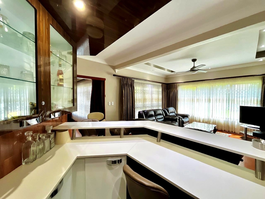5 Bedroom Property for Sale in Signal Hill KwaZulu-Natal
