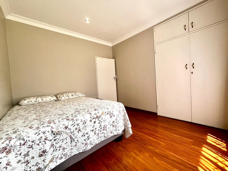 5 Bedroom Property for Sale in Signal Hill KwaZulu-Natal