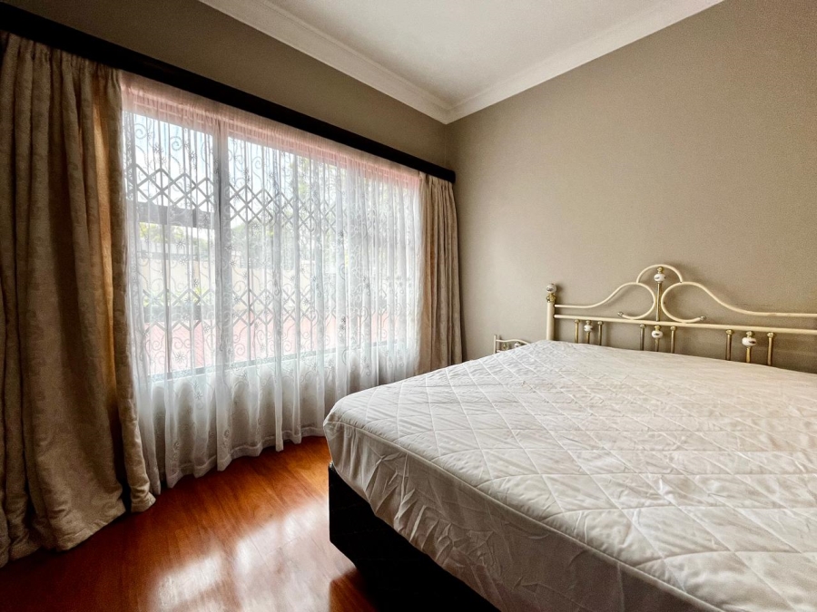 5 Bedroom Property for Sale in Signal Hill KwaZulu-Natal