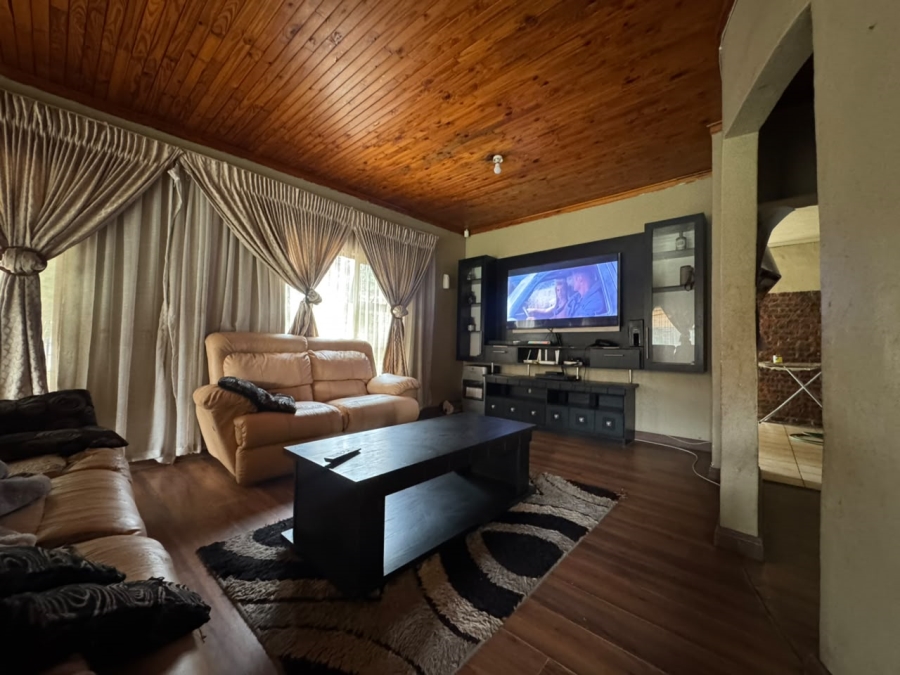 4 Bedroom Property for Sale in Barry Hertzog Park KwaZulu-Natal