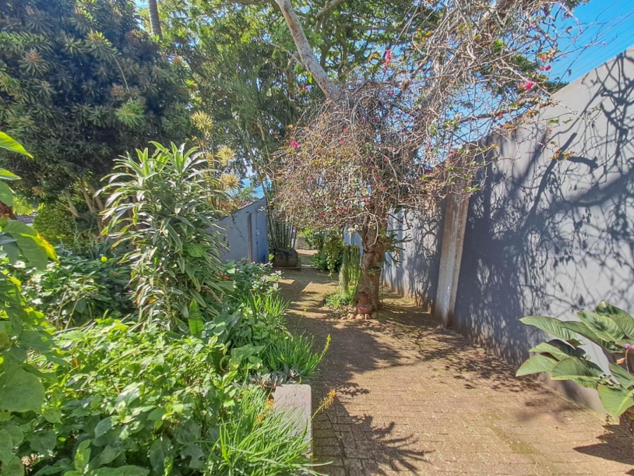 4 Bedroom Property for Sale in Umtentweni KwaZulu-Natal