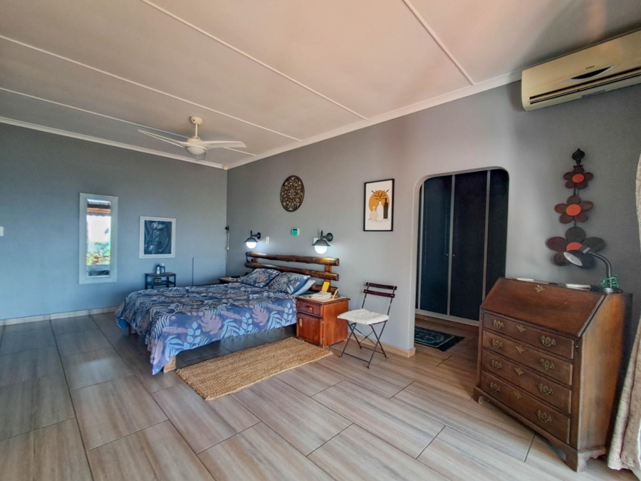 4 Bedroom Property for Sale in Umtentweni KwaZulu-Natal