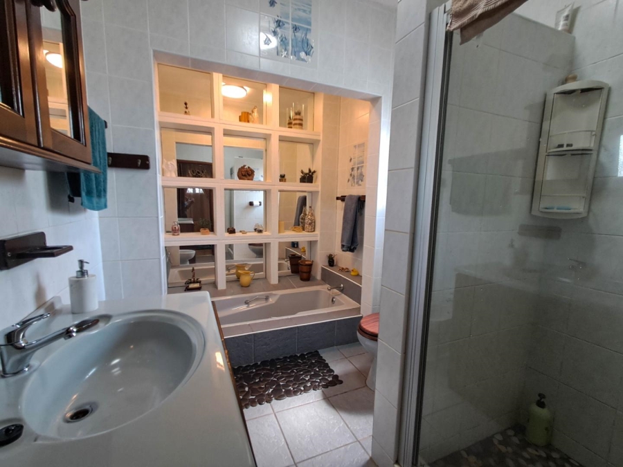 4 Bedroom Property for Sale in Umtentweni KwaZulu-Natal
