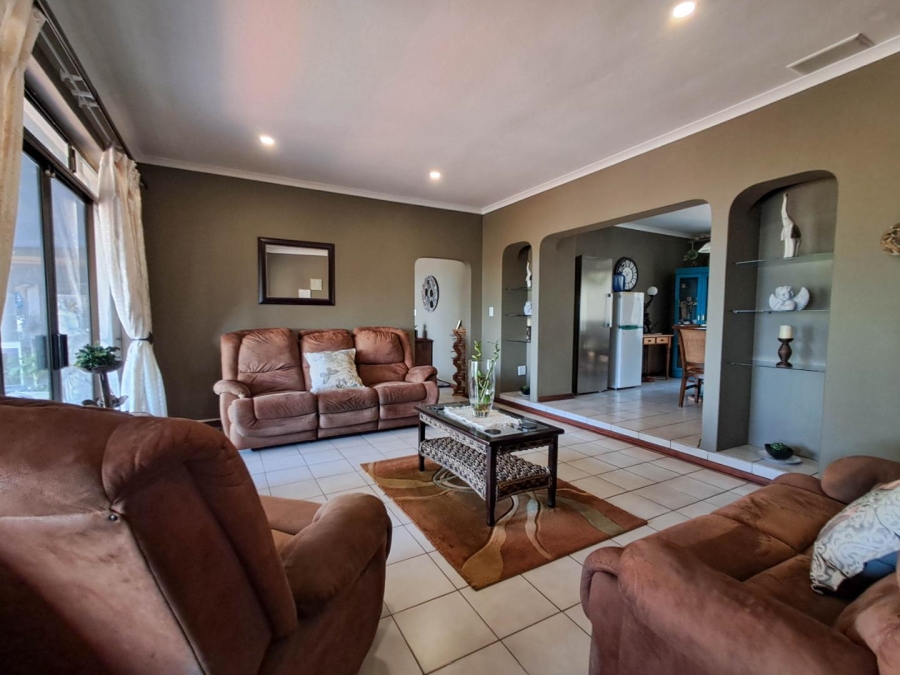 4 Bedroom Property for Sale in Umtentweni KwaZulu-Natal