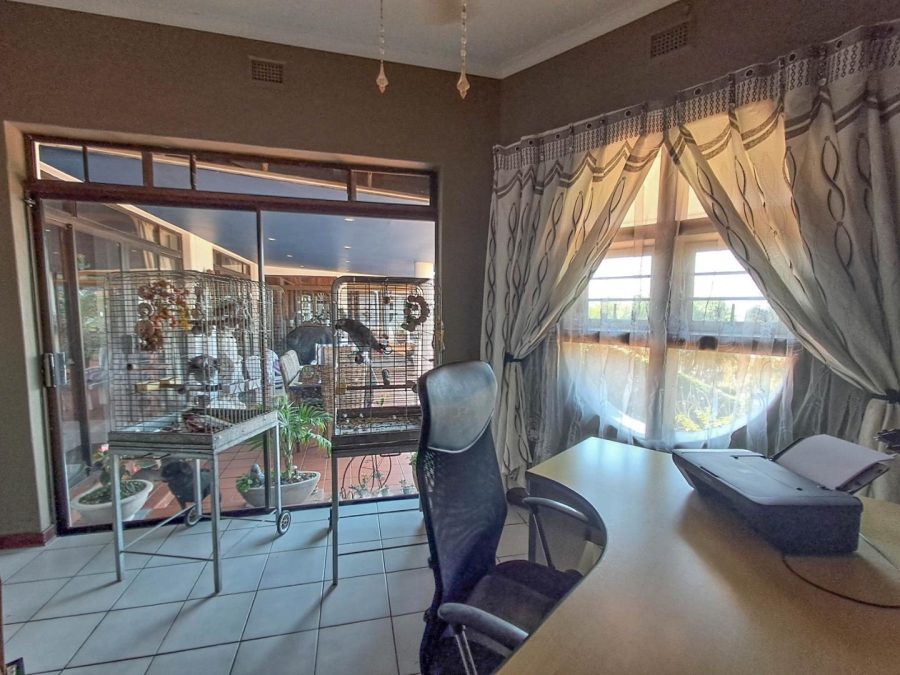 4 Bedroom Property for Sale in Umtentweni KwaZulu-Natal