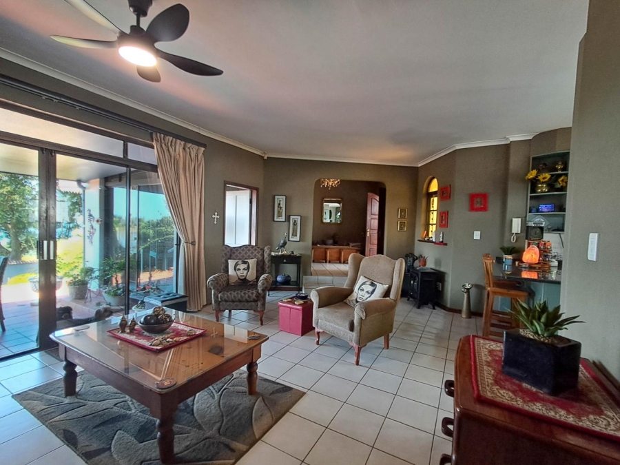 4 Bedroom Property for Sale in Umtentweni KwaZulu-Natal