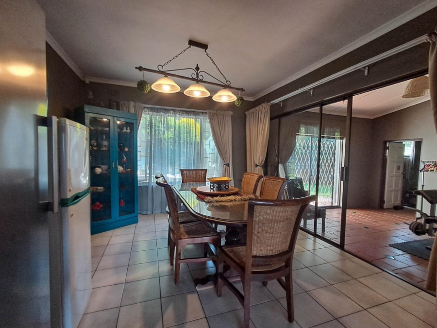 4 Bedroom Property for Sale in Umtentweni KwaZulu-Natal
