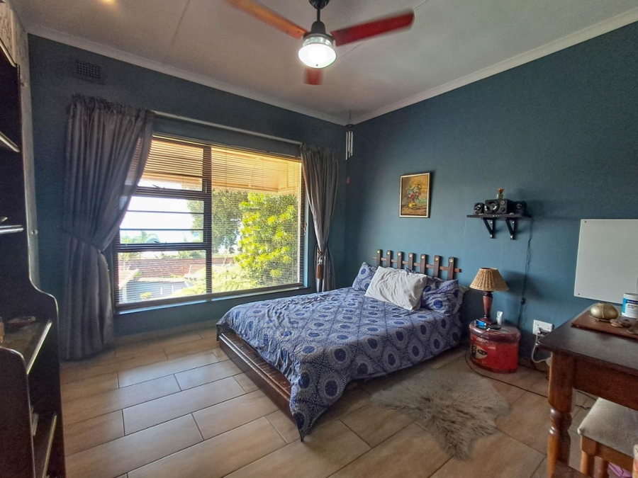 4 Bedroom Property for Sale in Umtentweni KwaZulu-Natal