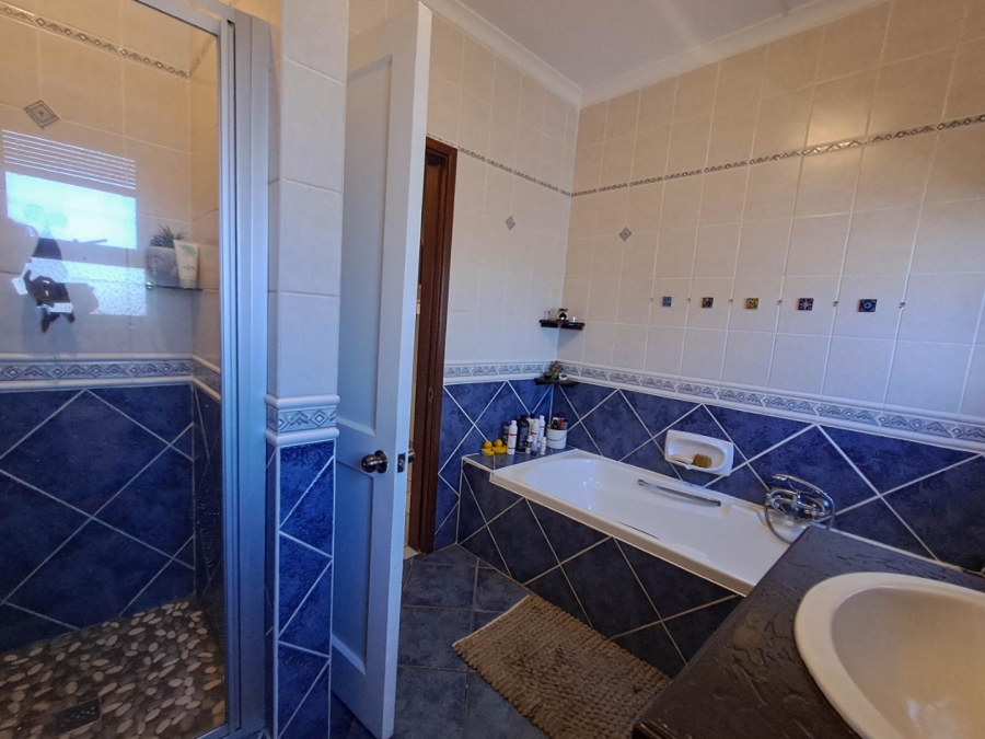 4 Bedroom Property for Sale in Umtentweni KwaZulu-Natal