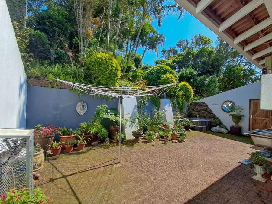 4 Bedroom Property for Sale in Umtentweni KwaZulu-Natal