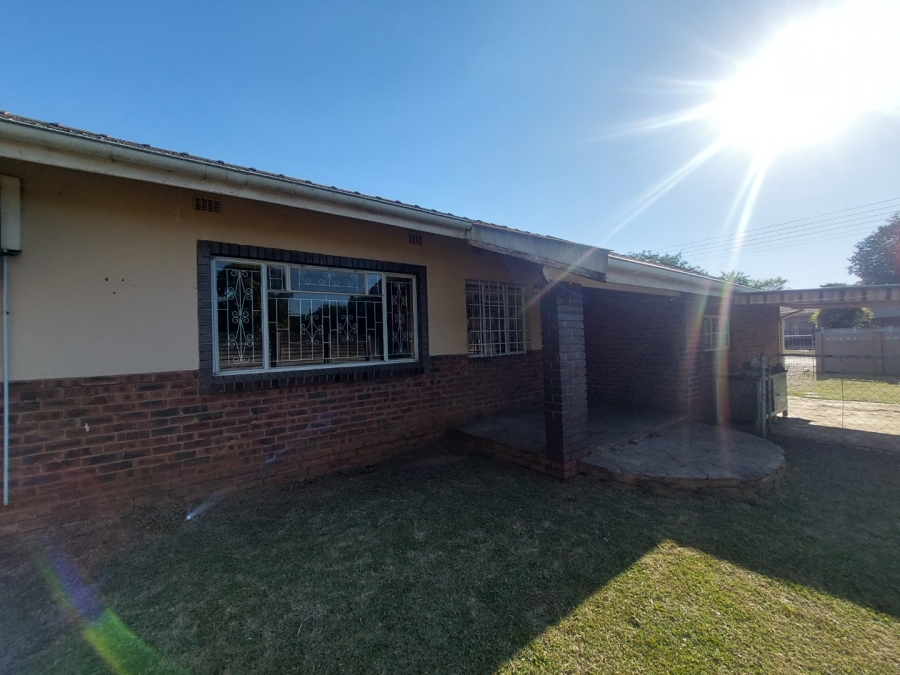 To Let 3 Bedroom Property for Rent in Scottsville KwaZulu-Natal