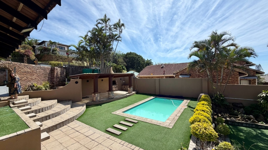 4 Bedroom Property for Sale in Uvongo KwaZulu-Natal