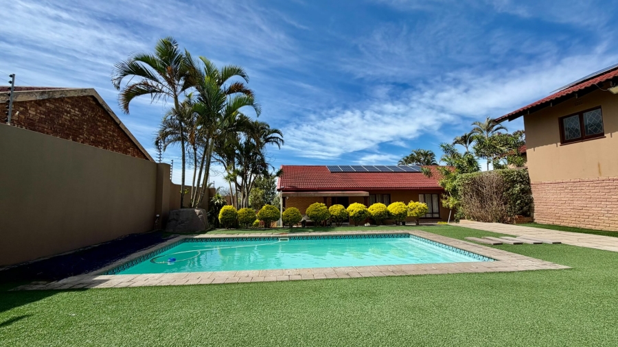 4 Bedroom Property for Sale in Uvongo KwaZulu-Natal