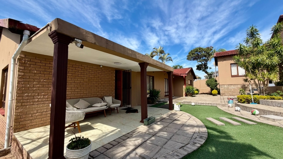 4 Bedroom Property for Sale in Uvongo KwaZulu-Natal