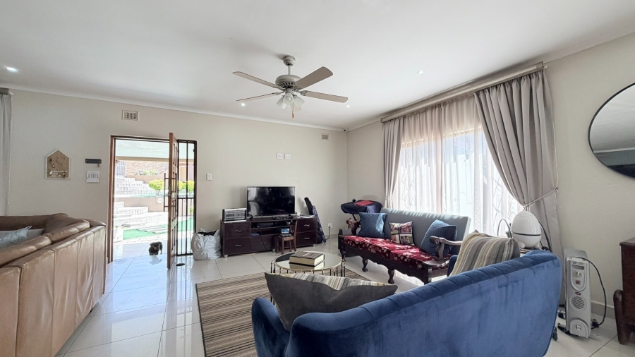 4 Bedroom Property for Sale in Uvongo KwaZulu-Natal