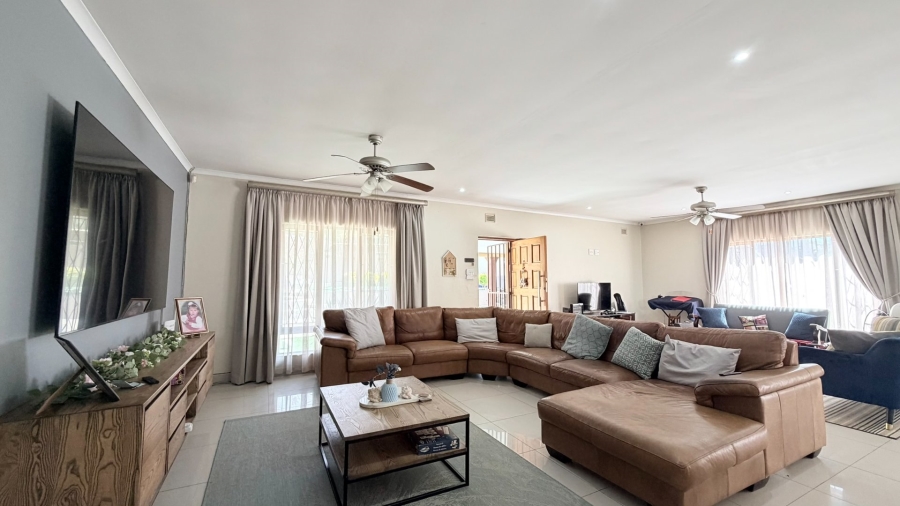 4 Bedroom Property for Sale in Uvongo KwaZulu-Natal