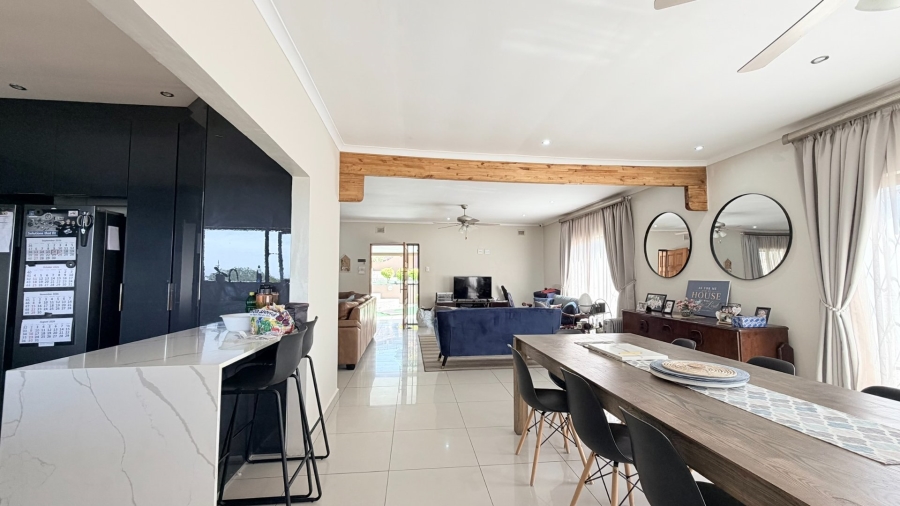 4 Bedroom Property for Sale in Uvongo KwaZulu-Natal