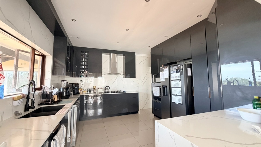 4 Bedroom Property for Sale in Uvongo KwaZulu-Natal