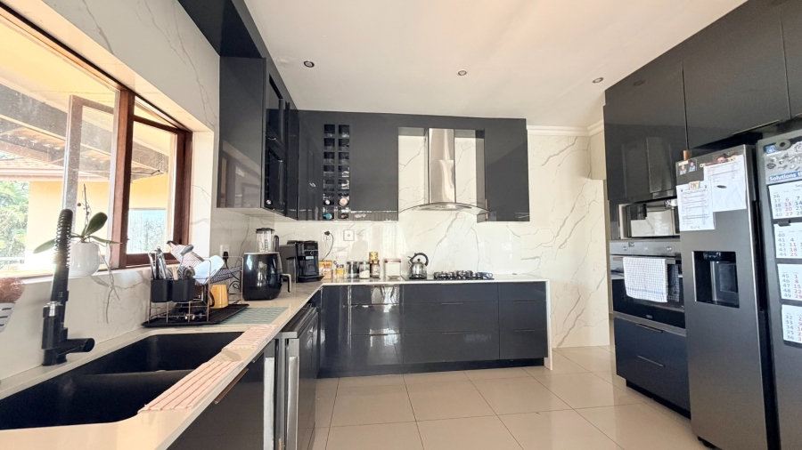 4 Bedroom Property for Sale in Uvongo KwaZulu-Natal