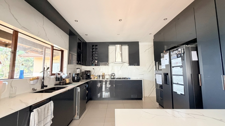 4 Bedroom Property for Sale in Uvongo KwaZulu-Natal