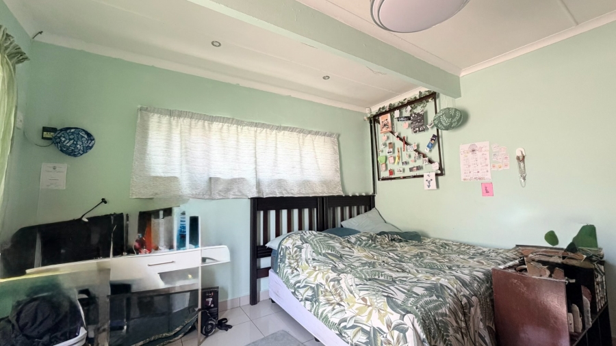 4 Bedroom Property for Sale in Uvongo KwaZulu-Natal