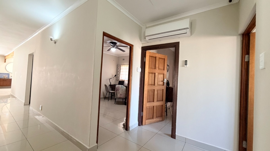 4 Bedroom Property for Sale in Uvongo KwaZulu-Natal