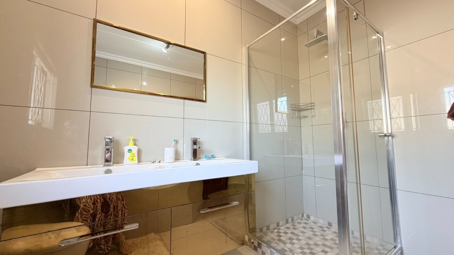 4 Bedroom Property for Sale in Uvongo KwaZulu-Natal
