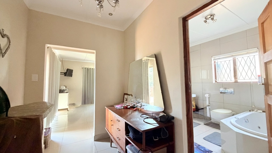 4 Bedroom Property for Sale in Uvongo KwaZulu-Natal
