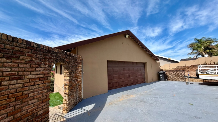 4 Bedroom Property for Sale in Uvongo KwaZulu-Natal