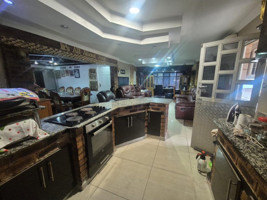 To Let 3 Bedroom Property for Rent in Bluff KwaZulu-Natal