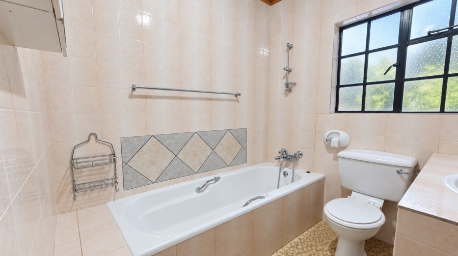 3 Bedroom Property for Sale in Schuinshoogte KwaZulu-Natal