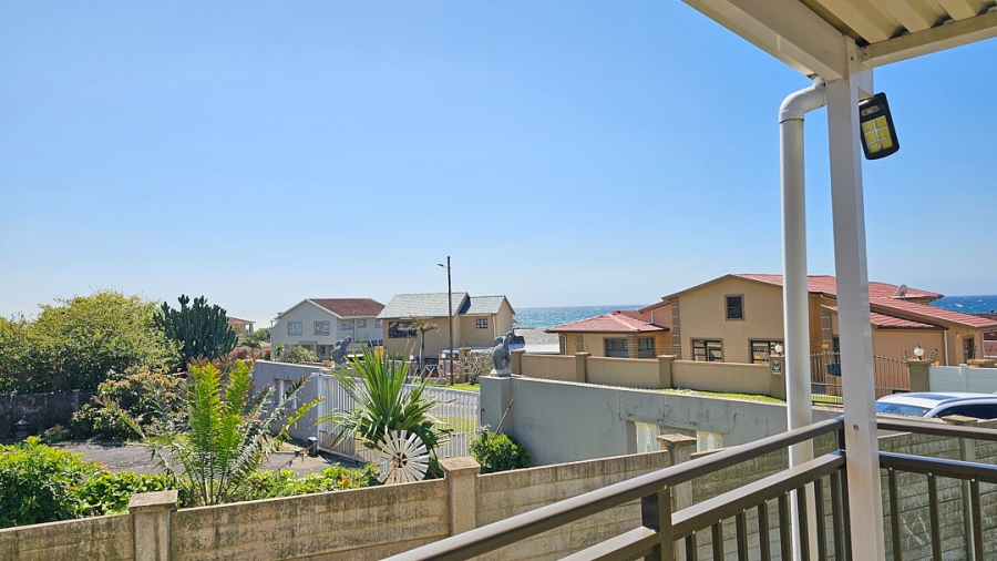 4 Bedroom Property for Sale in St Michaels On Sea KwaZulu-Natal