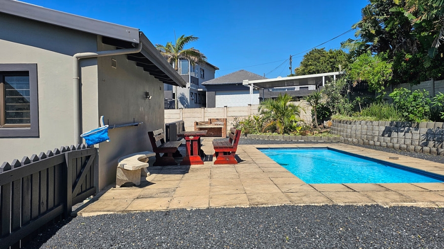 4 Bedroom Property for Sale in St Michaels On Sea KwaZulu-Natal