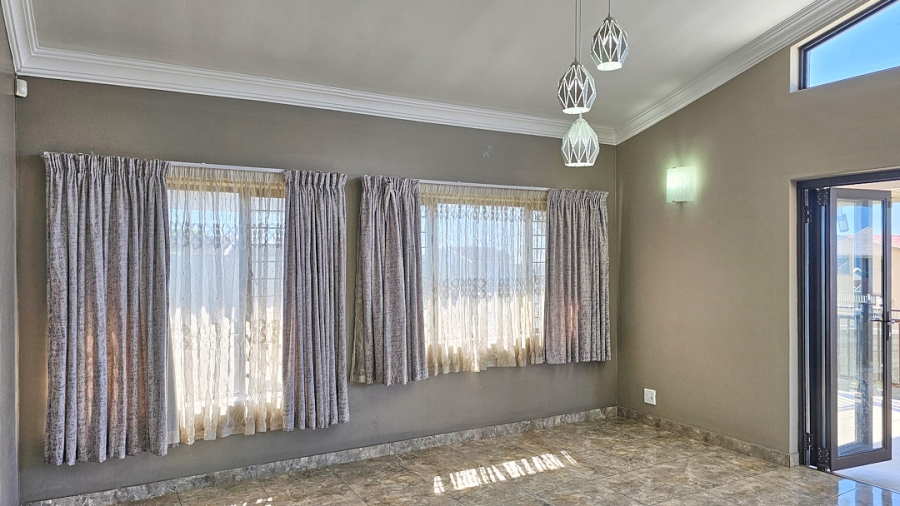 4 Bedroom Property for Sale in St Michaels On Sea KwaZulu-Natal