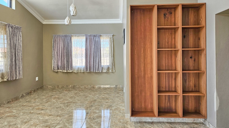 4 Bedroom Property for Sale in St Michaels On Sea KwaZulu-Natal