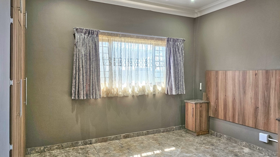 4 Bedroom Property for Sale in St Michaels On Sea KwaZulu-Natal
