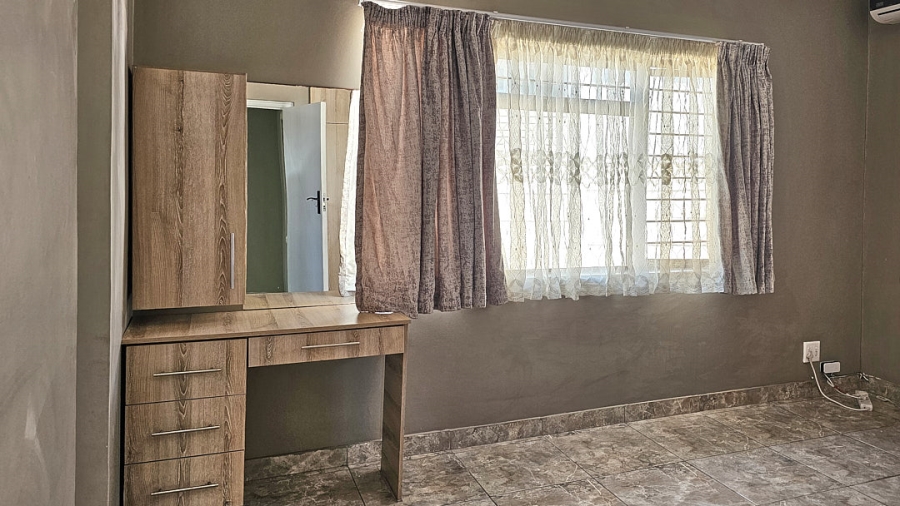 4 Bedroom Property for Sale in St Michaels On Sea KwaZulu-Natal