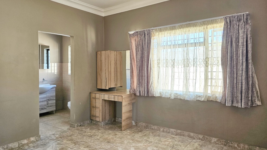 4 Bedroom Property for Sale in St Michaels On Sea KwaZulu-Natal