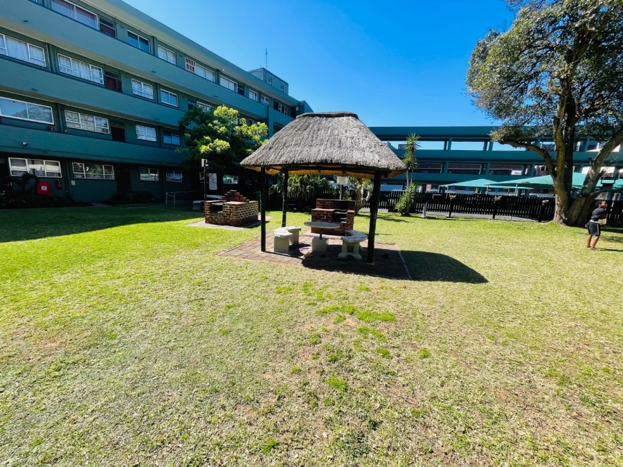 To Let 4 Bedroom Property for Rent in Amanzimtoti KwaZulu-Natal