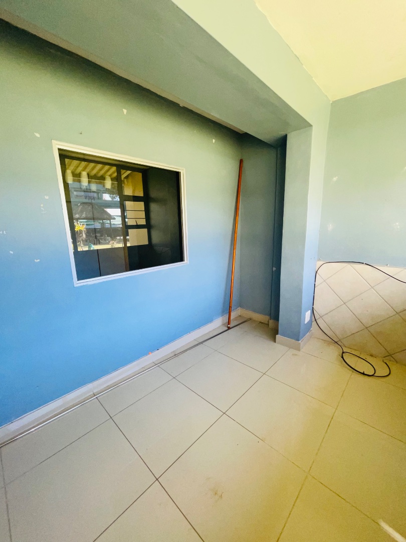To Let 4 Bedroom Property for Rent in Amanzimtoti KwaZulu-Natal