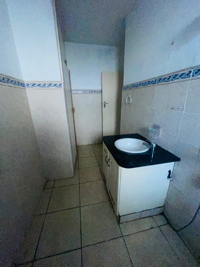 To Let 4 Bedroom Property for Rent in Amanzimtoti KwaZulu-Natal