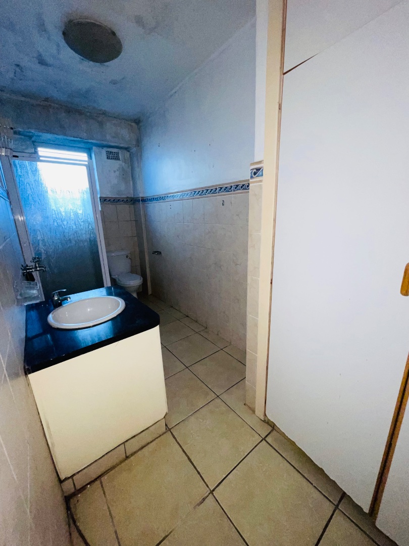 To Let 4 Bedroom Property for Rent in Amanzimtoti KwaZulu-Natal