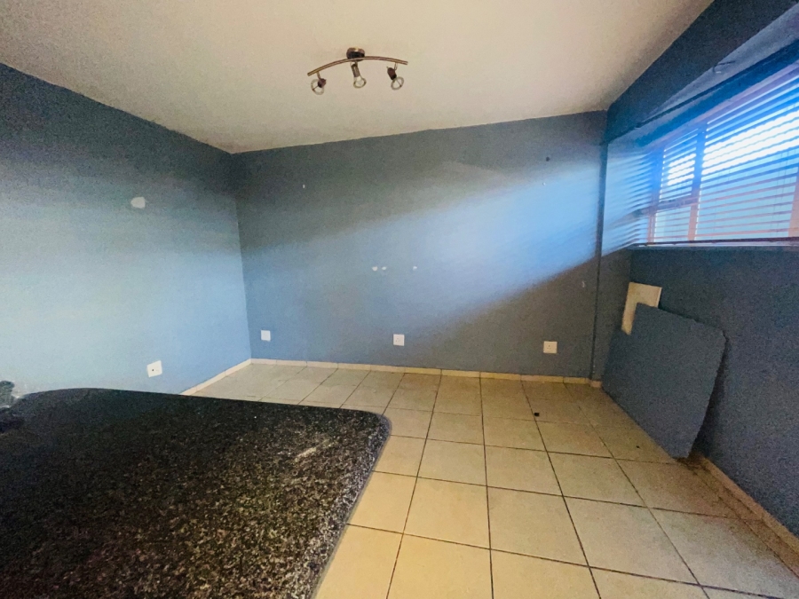 To Let 4 Bedroom Property for Rent in Amanzimtoti KwaZulu-Natal