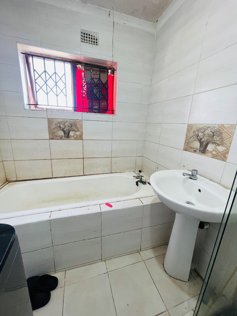 4 Bedroom Property for Sale in Tshelimnyama KwaZulu-Natal