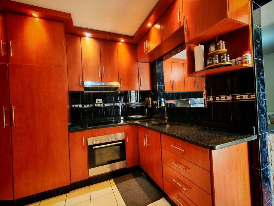 3 Bedroom Property for Sale in Highridge KwaZulu-Natal