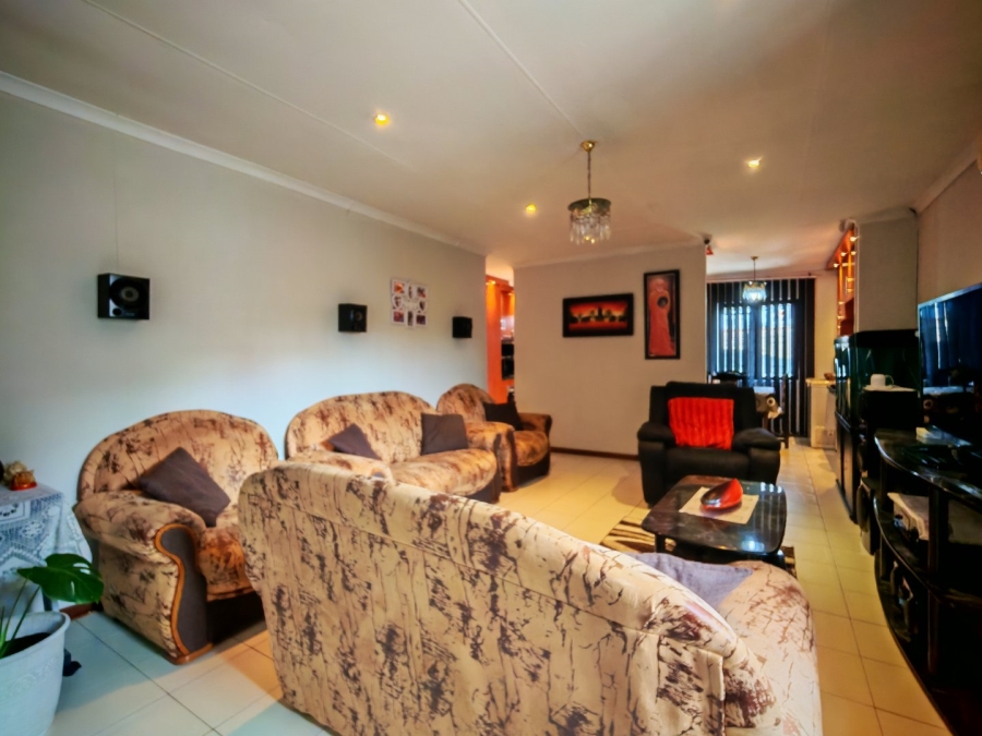 3 Bedroom Property for Sale in Highridge KwaZulu-Natal
