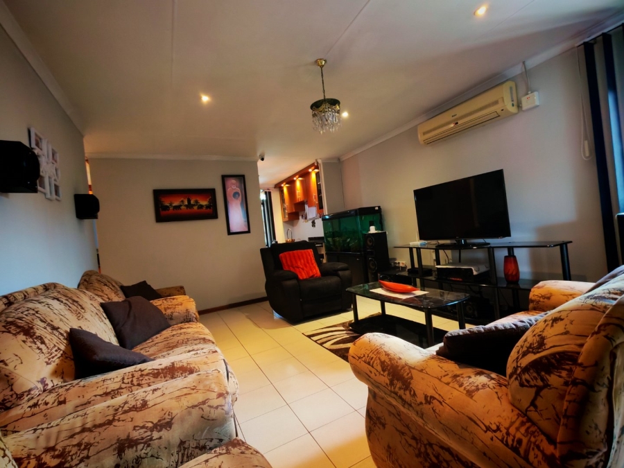 3 Bedroom Property for Sale in Highridge KwaZulu-Natal