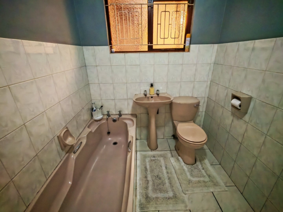3 Bedroom Property for Sale in Highridge KwaZulu-Natal