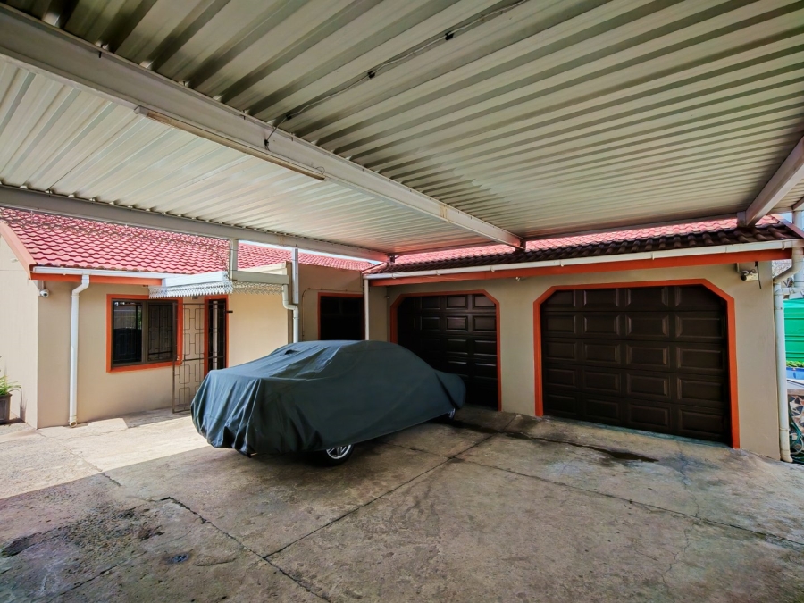 3 Bedroom Property for Sale in Highridge KwaZulu-Natal